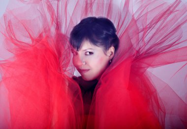 çok güzel Kırmızı elbiseli güzel kız