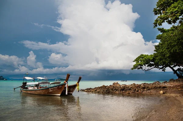 Two thai boats - longtails and cloudy sky — Stock Photo, Image