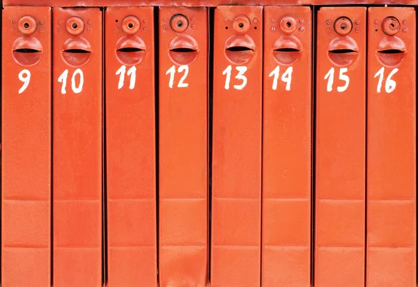 Osm staré poštovní krabice pozadí — Stock fotografie