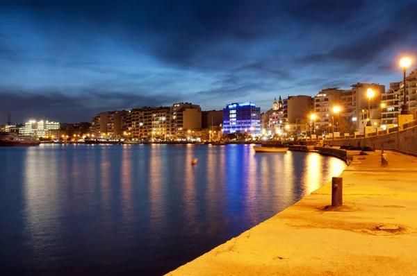 stock image Urban street scene at night