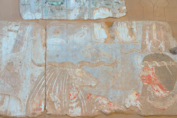 Ιερογλυφικά διατηρημένα χρώμα (kalabsha, Αίγυπτος) — Φωτογραφία Αρχείου