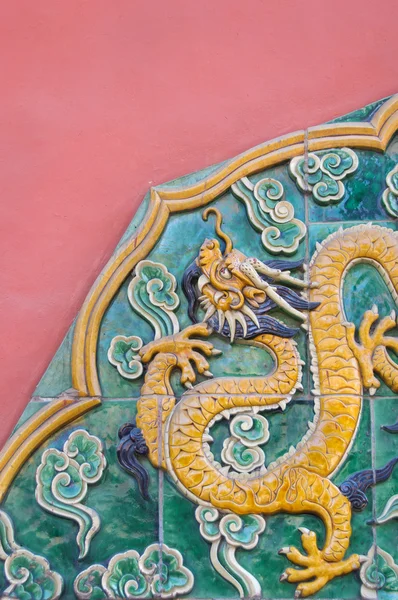 Скульптура дракона, Запретный город, Пекин — стоковое фото