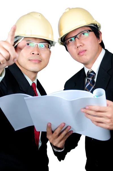 Dois engenheiros asiáticos discutidos — Fotografia de Stock