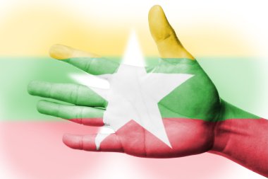 el ile myanmar bayrağı boyama ile fan tezahürat Asya