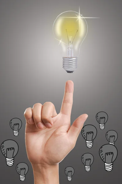 L'idée d'ampoule avec concept et pensée créative . — Photo