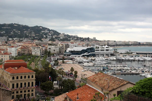 Cannes uitzicht op de stad en haven — Stockfoto