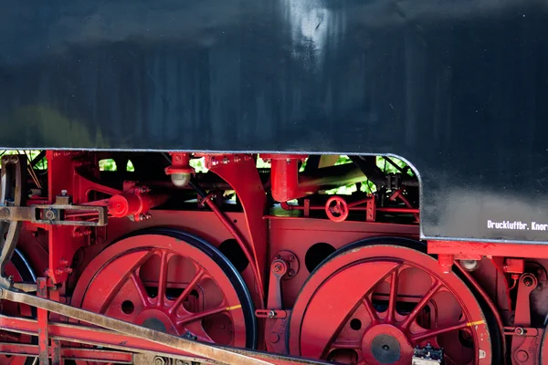 Detalle de la foto detallada de una locomotora de vapor histórica en el balneario del Mar Báltico Kuehlungsborn — Foto de Stock