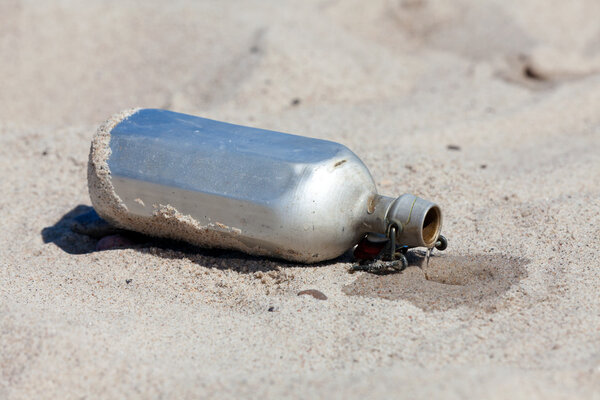 Утечка столовой в пустыне
