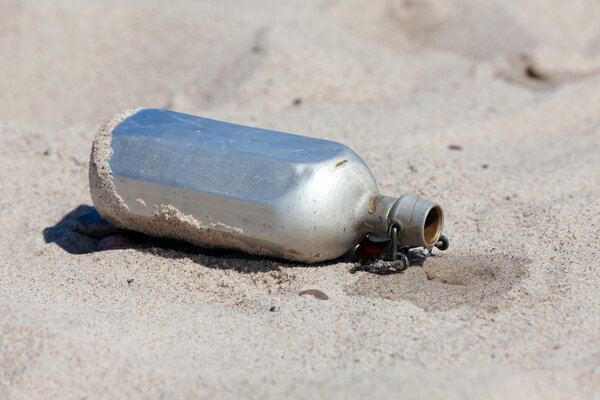 Утечка столовой в пустыне
