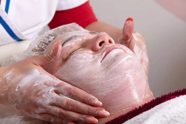 Máscara facial e massagem — Fotografia de Stock