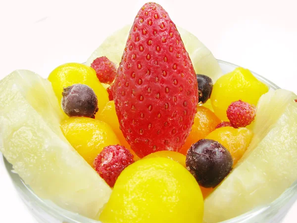 Erdbeer-Dessert mit Papaya — Stockfoto