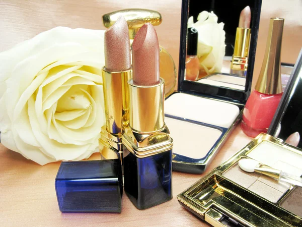 Set cosmético para maquillaje —  Fotos de Stock