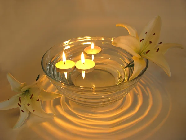 Спа-центр свічок квіти — стокове фото