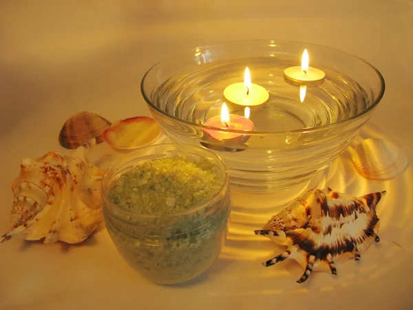 Spa 蜡烛海贝壳和盐 — 图库照片