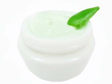 Cosmetic green creme for face