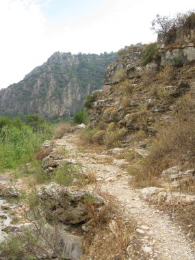 dağlar kadar yol