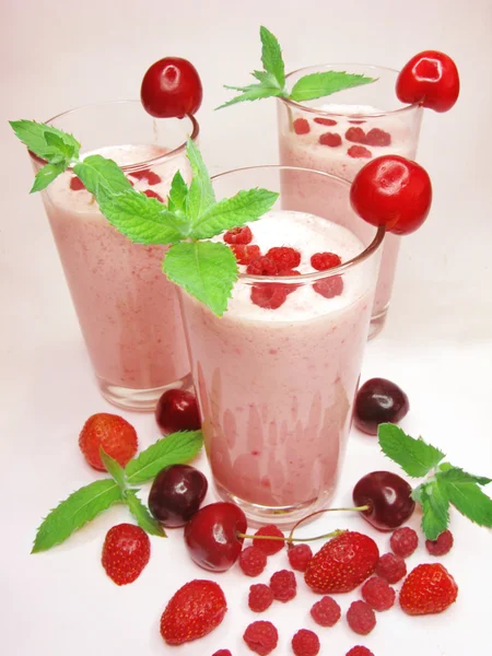 Fruit strawberry cocktails — Stock Photo, Image
