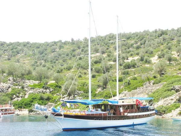 Jachtcharter in de Egeïsche zee — Stockfoto