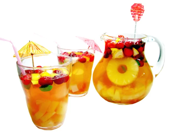 Punsch Cocktailgetränke mit Früchten — Stockfoto