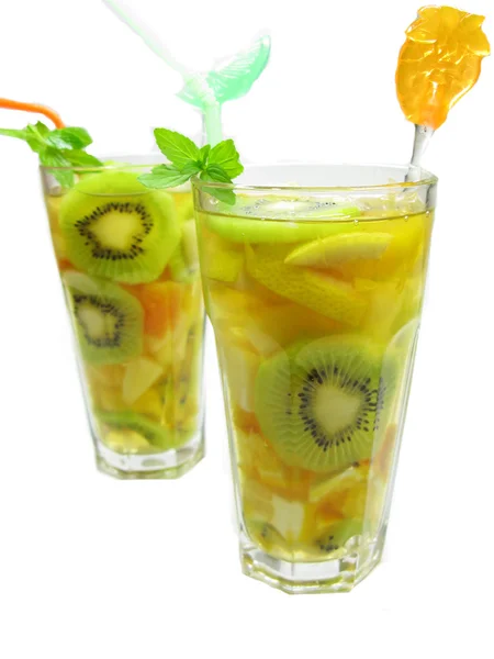 Fruit cold juice drinks with kiwi — Stock Photo, Image