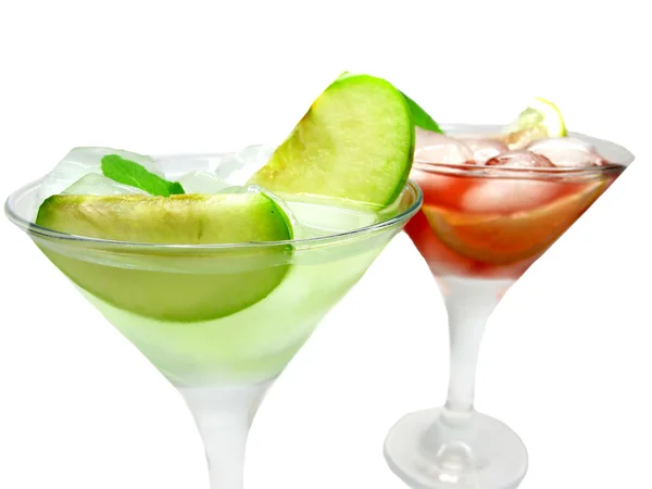 Bebidas de coquetel de soco de álcool com frutas — Fotografia de Stock