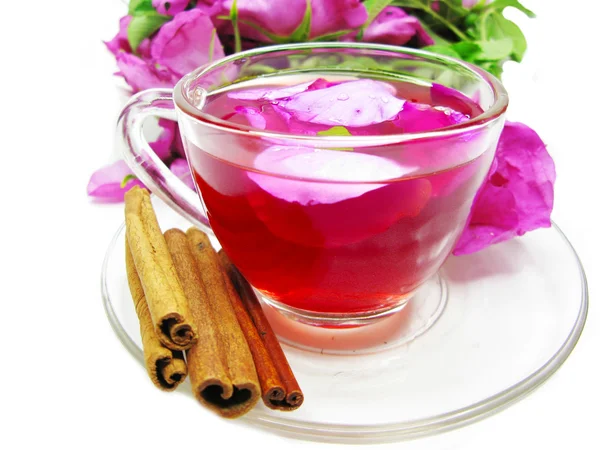 Punch cocktail thé boisson à la rose sauvage — Photo