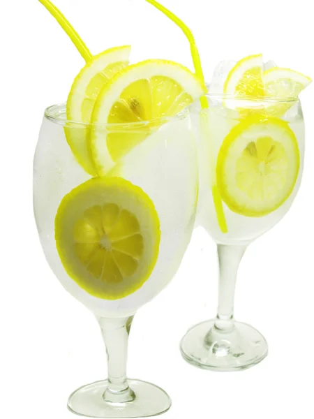 Alcohol white cocktail drinks with lemon — Stock Photo, Image