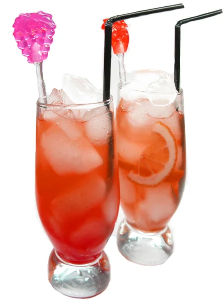 Bebidas frías de zumo de fruta con limón — Foto de Stock