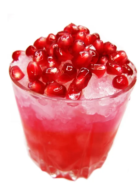 Kırmızı meyve kokteyl içki Nar ile yumruk at. — Stok fotoğraf