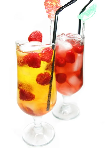 Bebidas de suco frio de frutas com framboesa — Fotografia de Stock
