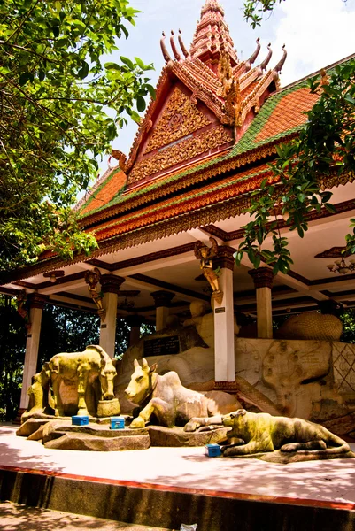 Groupe de sculptures, Pagode Ream, Krong Preah Sihanouk, Cambodge — Photo