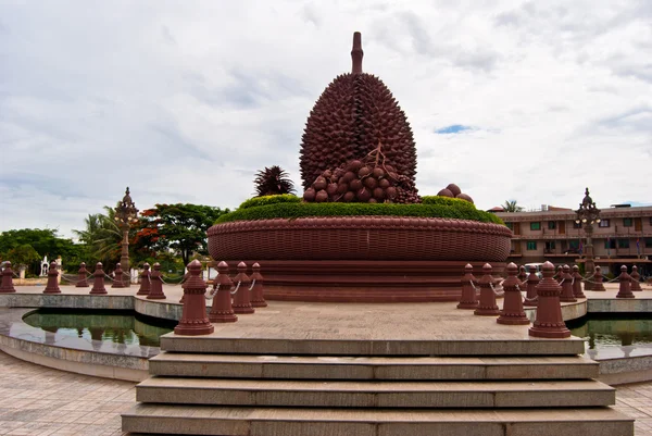 Emlékmű a durian, Kampot, Kambodzsa — Stock Fotó