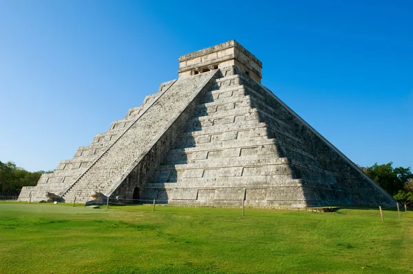 Пирамида Майя Чичен-Ица, Мексика — стоковое фото