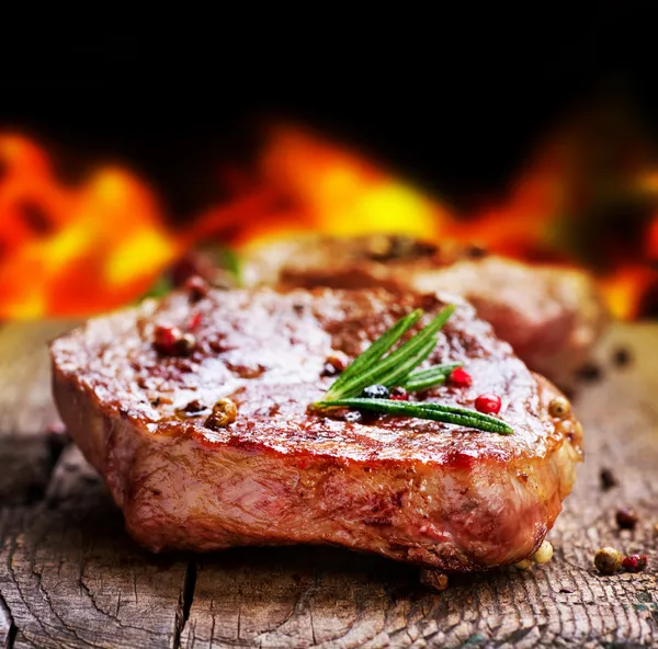 Bistecca alla griglia. Barbecue — Foto Stock