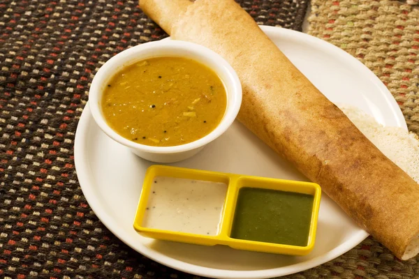 Dosa i sambar z sosem — Zdjęcie stockowe