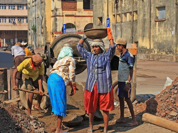 Kadın inşaat işçisi, Hindistan — Stok fotoğraf