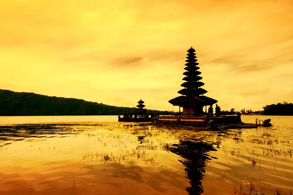 Ulun Dalu-tempelet i Bali Indonesia stockbilde