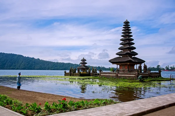 Ulun Dalu-tempelet i Bali Indonesia stockbilde