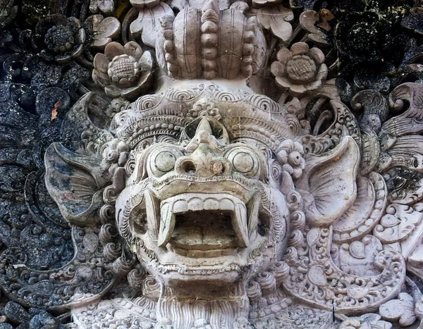 Traditional balinese statue — Stock Photo, Image