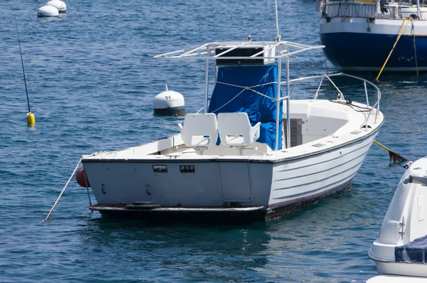 Barca da pesca ormeggiata — Foto Stock
