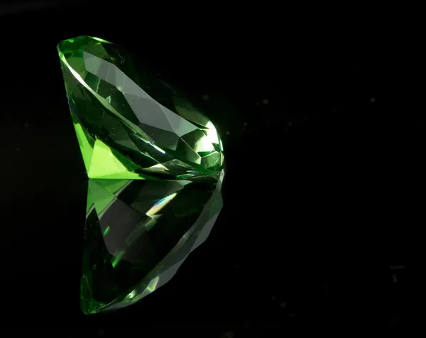Esmeralda verde rodada Gemstone — Fotografia de Stock