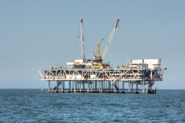 Off Shore Oil Rig clipart