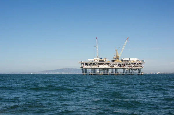 Plataforma petrolífera costa afuera — Foto de Stock