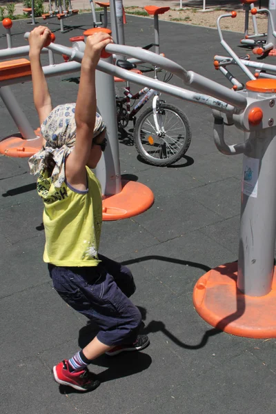 Attrezzi fitness per bambini — Foto Stock