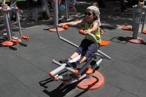 Fitnessapparatuur voor kinderen — Stockfoto