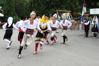 Sırp dansçılar