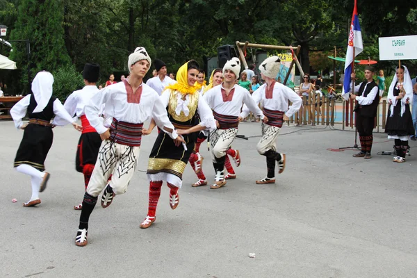 Serbski tancerzy — Zdjęcie stockowe