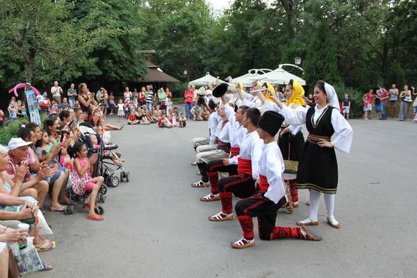 Bailarinos sérvios — Fotografia de Stock