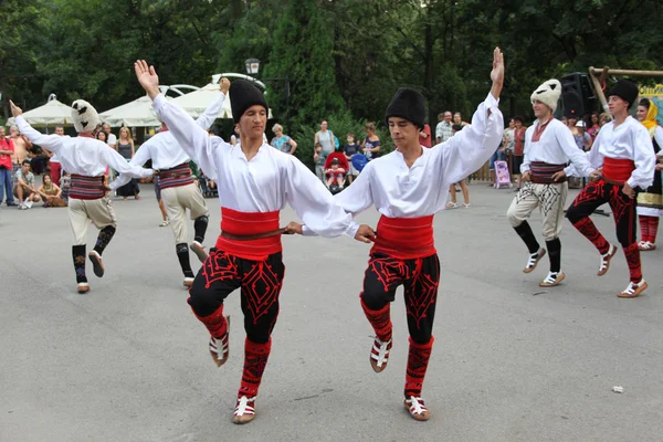 Serbian dancers — Stock Photo, Image