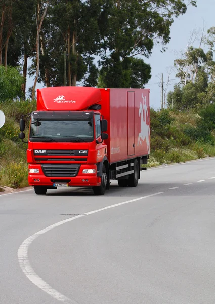 Camion della posta portoghese sulla strada — Foto Stock